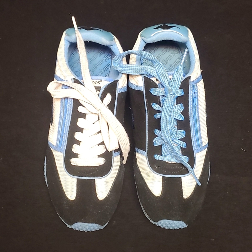 Womens kangaroos tennis shoes size 7